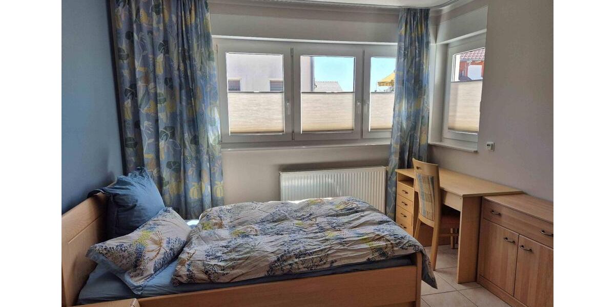 Möbiliertes Zimmer in 2er WG im Reihenhaus mit Eigentümerin 1 zimmer