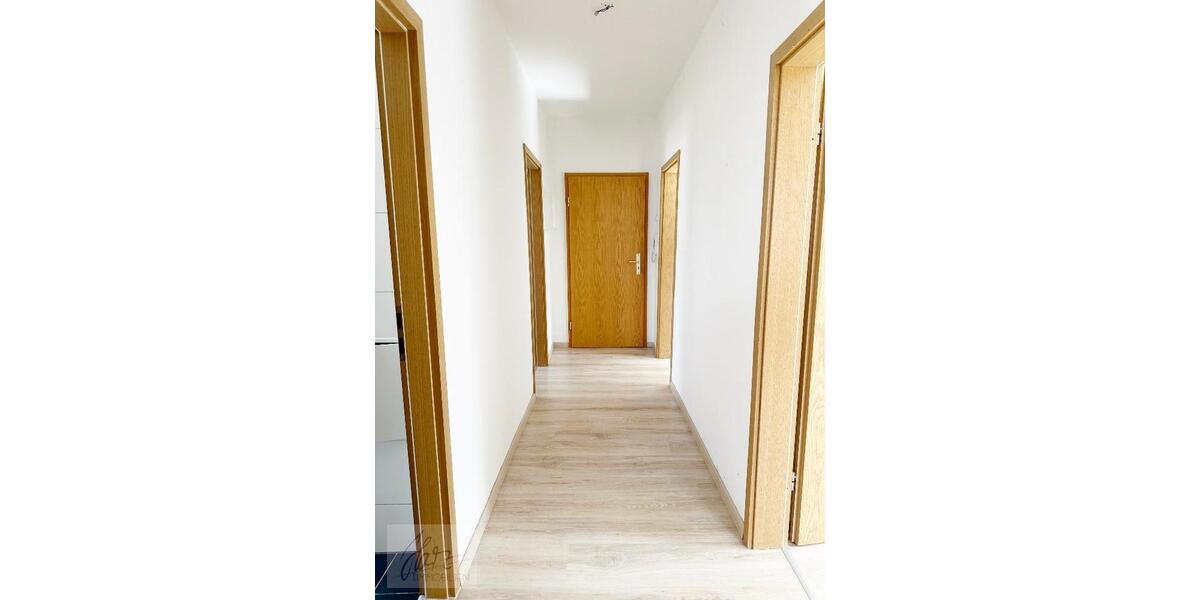 Etagenwohnung Nünchritz - 3 Zimmer, 62 m&sup2;, 320&euro; | Angebot:26400678