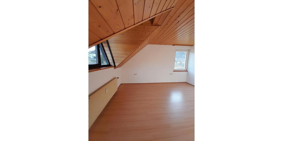 Dachgeschoßwohnung Albstadt Gemarkung Onstmettingen - 2 Zimmer, 55 m&sup2;, 500&euro; | Angebot:26507783
