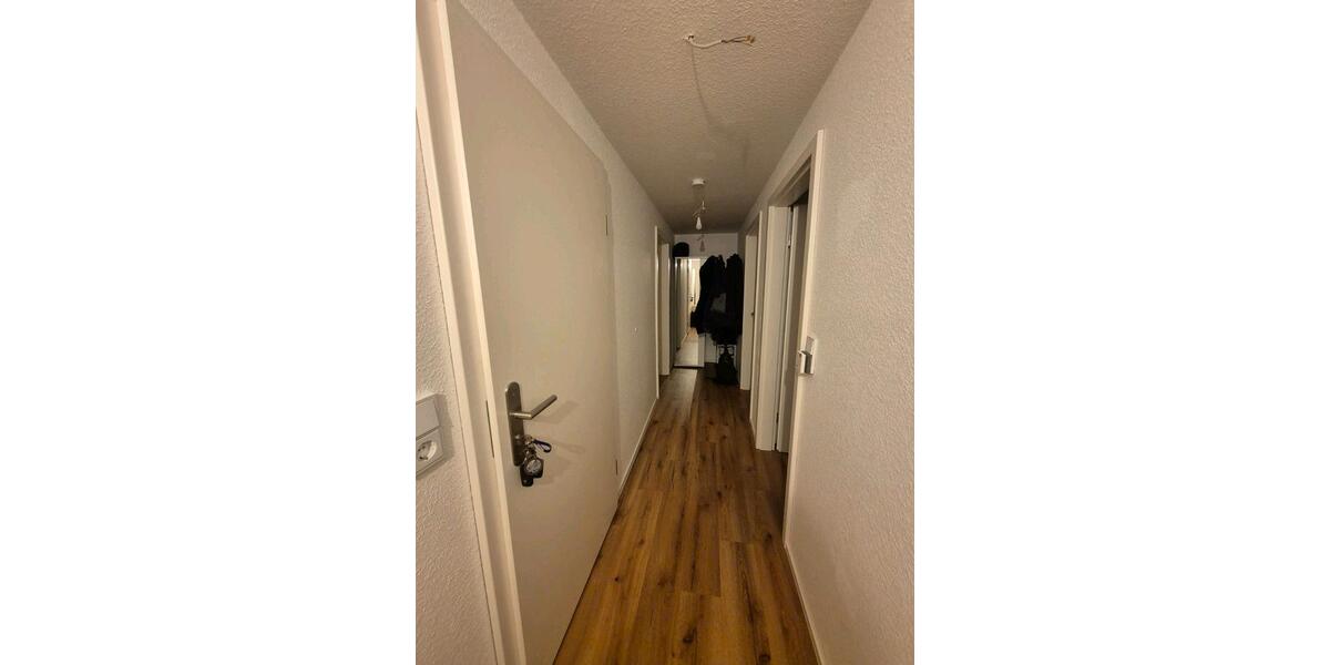 Etagenwohnung Oberderdingen - 4 Zimmer, 110 m&sup2;, 1.400&euro; | Angebot:25325057