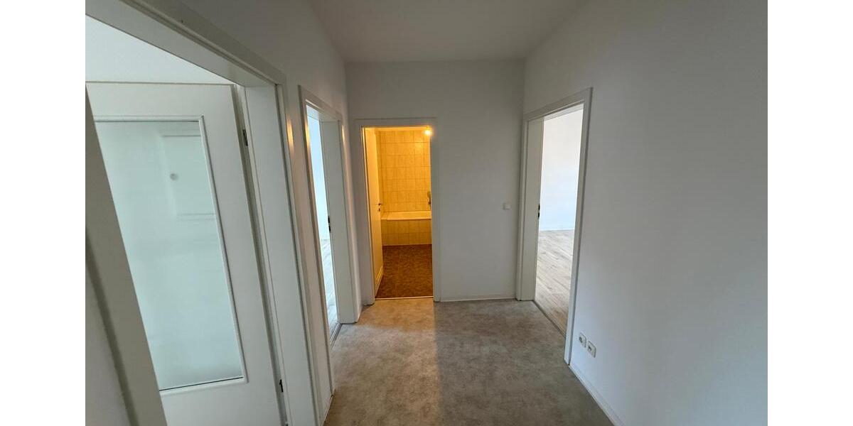 Wunderschöne 4-Raum-DG-Wohnung mit Balkon in Greiz direkt im Stadtzentrum 4 zimmer