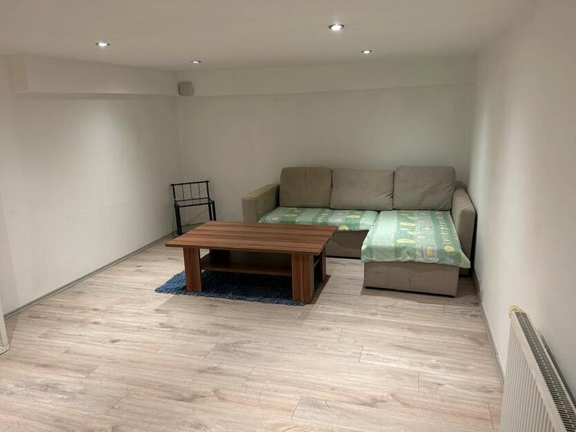 1 Zimmer IN EINER WG Wohnung
