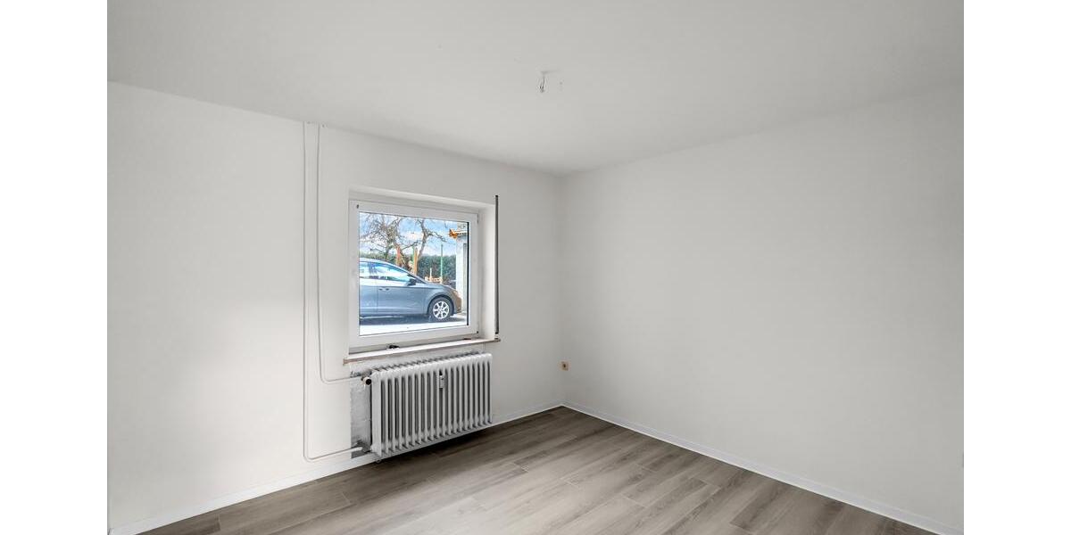 Erstbezug nach Sanierung – Großzügige Erdgeschosswohnung mit 6 Zimmern & Garage 6 zimmer