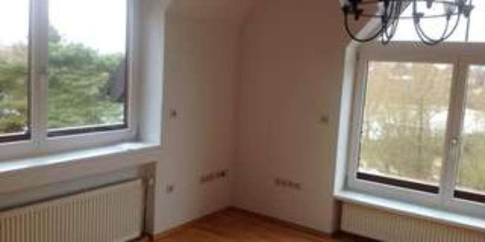Dachgeschoßwohnung Bad Oldesloe - 3.5 Zimmer, 90 m&sup2;, 1.200&euro; | Angebot:24823930