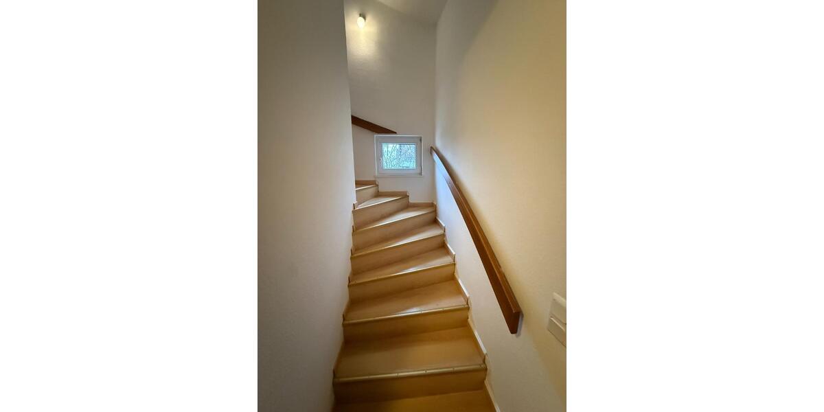 Reihenmittelhaus mit 5 Zimmern und Einbauküche 5 zimmer