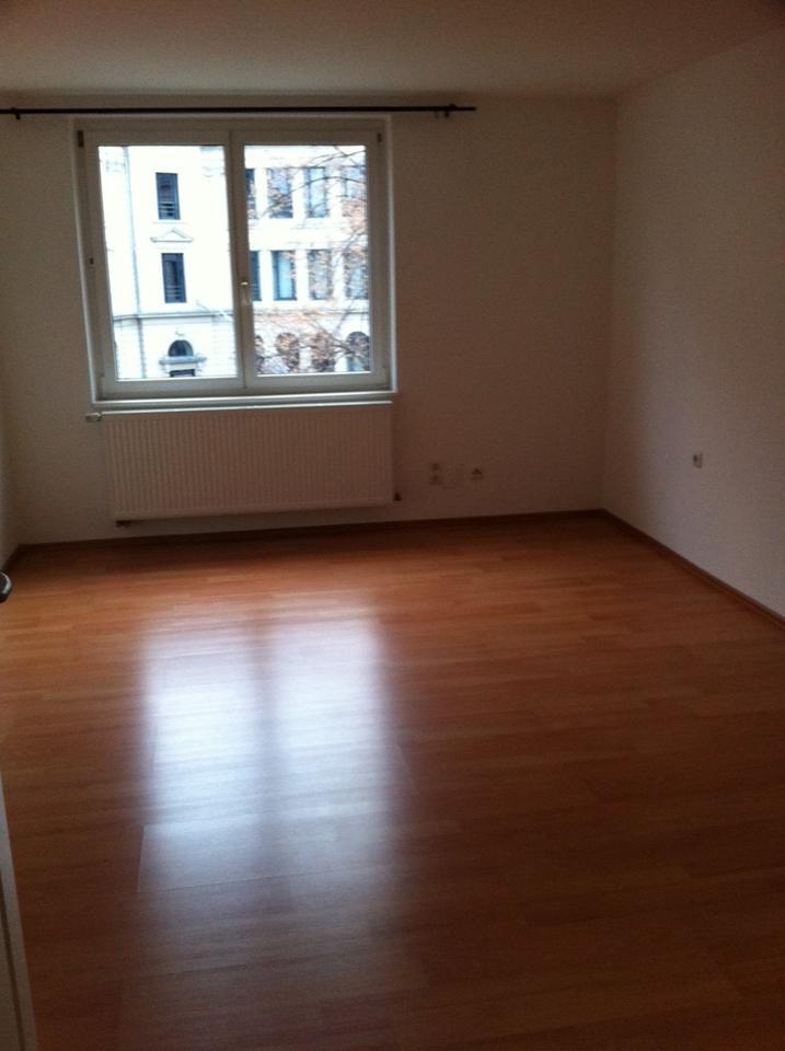 Schöne 3 Zimmer-Wohnung in Wü-City