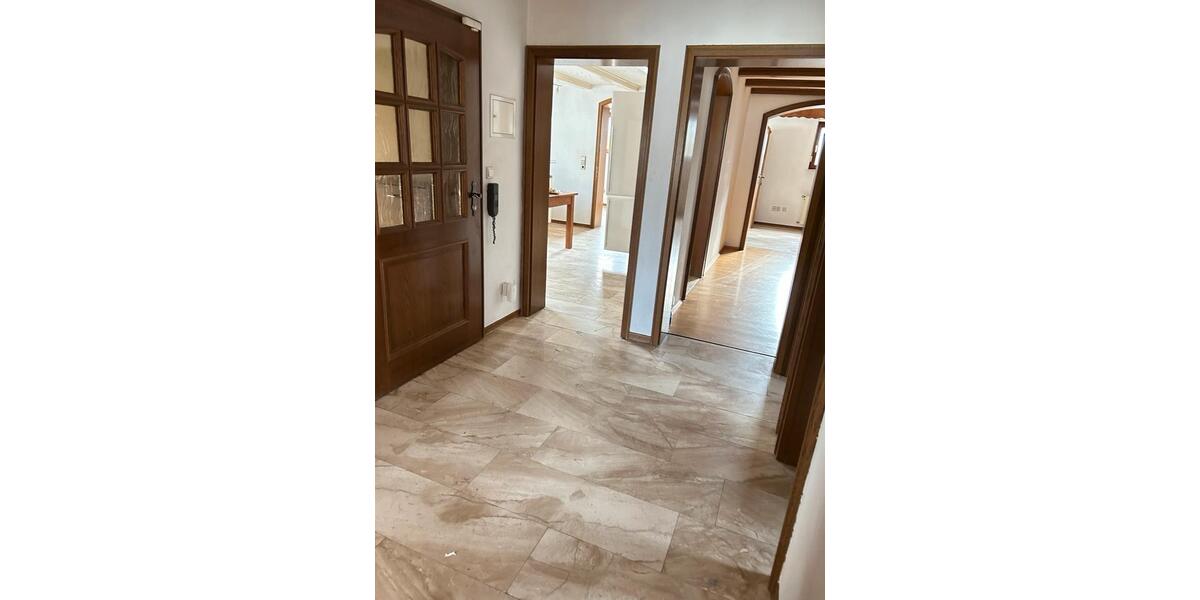 Etagenwohnung Steinmauern - 5 Zimmer, 150 m&sup2;, 1.200&euro; | Angebot:24976105