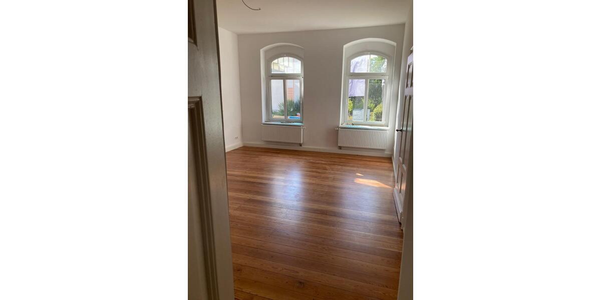Erdgeschoßwohnung Reichenbach im Vogtland - 3 Zimmer, 100 m&sup2;, 700&euro; | Angebot:24851264