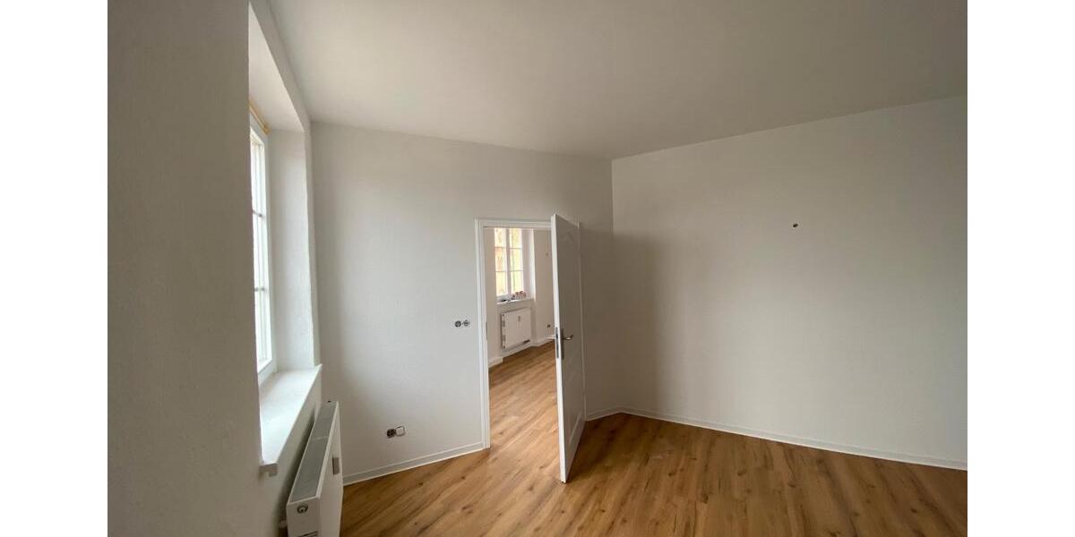 Etagenwohnung Gröditz - 2 Zimmer, 57 m&sup2;, 415&euro; | Angebot:26003195