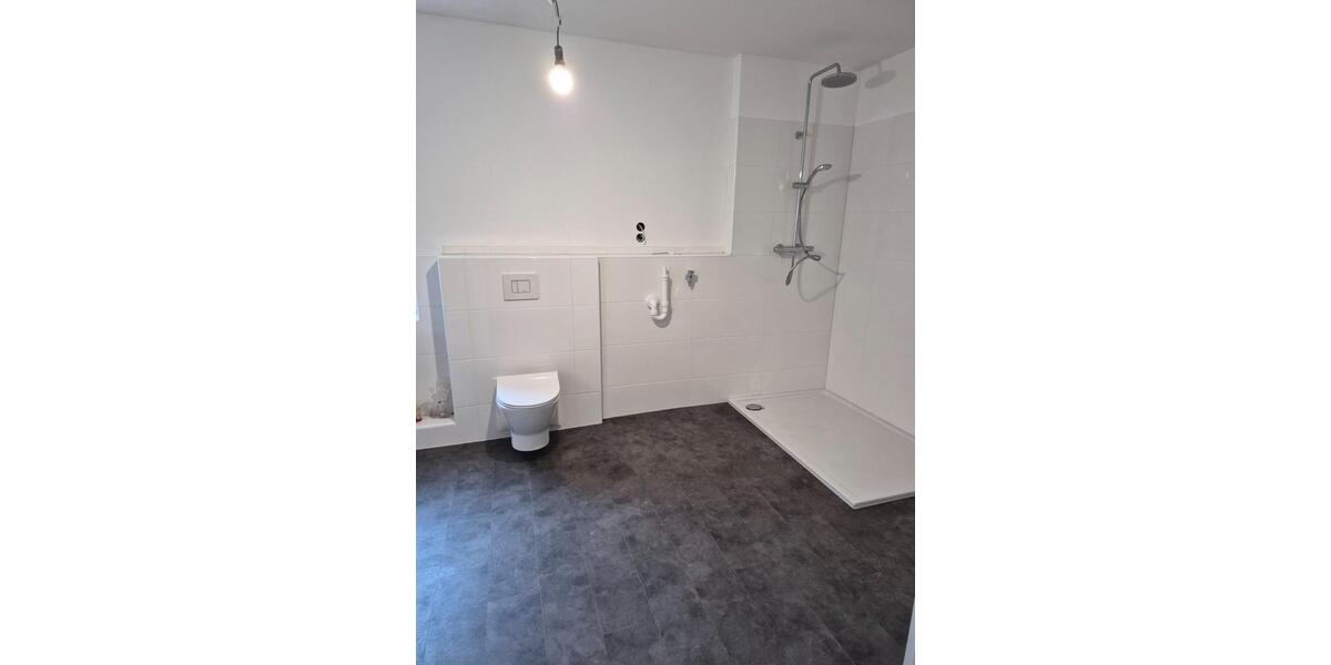 Etagenwohnung Oberkotzau - 3 Zimmer, 71 m&sup2;, 480&euro; | Angebot:26060546