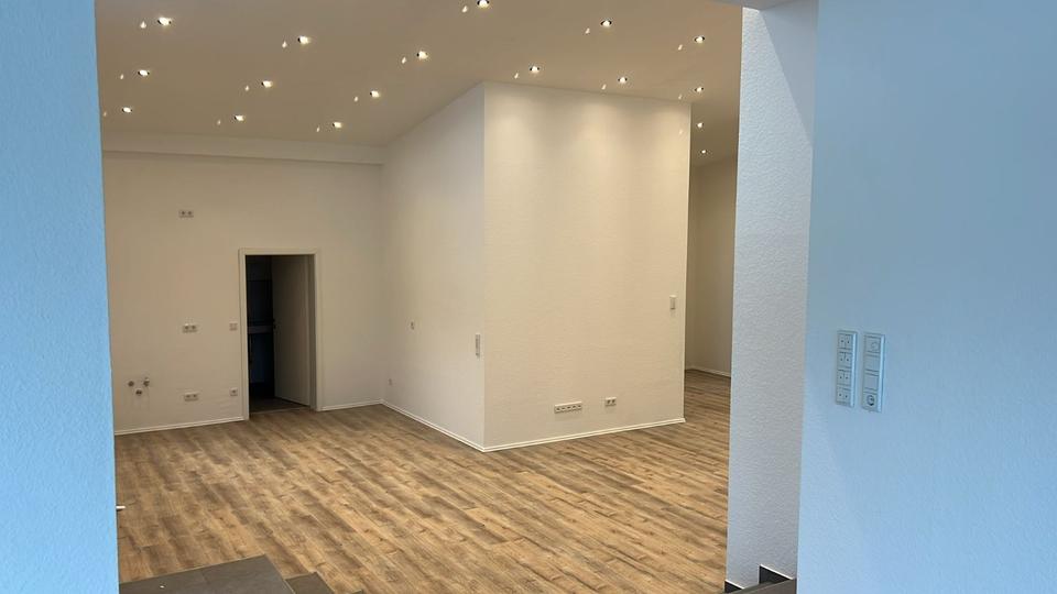 Einfamilienhaus Gemünden am Main - 5 Zimmer, 262 m&sup2;, 2.240&euro; | Angebot:25539531