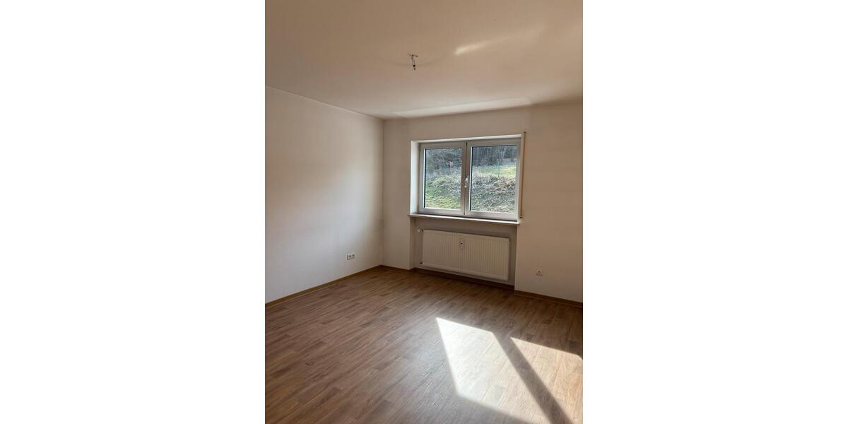Etagenwohnung Fürstenstein - 3 Zimmer, 80 m&sup2;, 600&euro; | Angebot:25887726