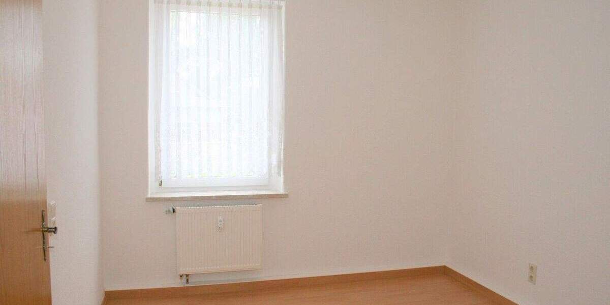 Etagenwohnung Gersdorf - 2 Zimmer, 57 m&sup2;, 300&euro; | Angebot:26251028