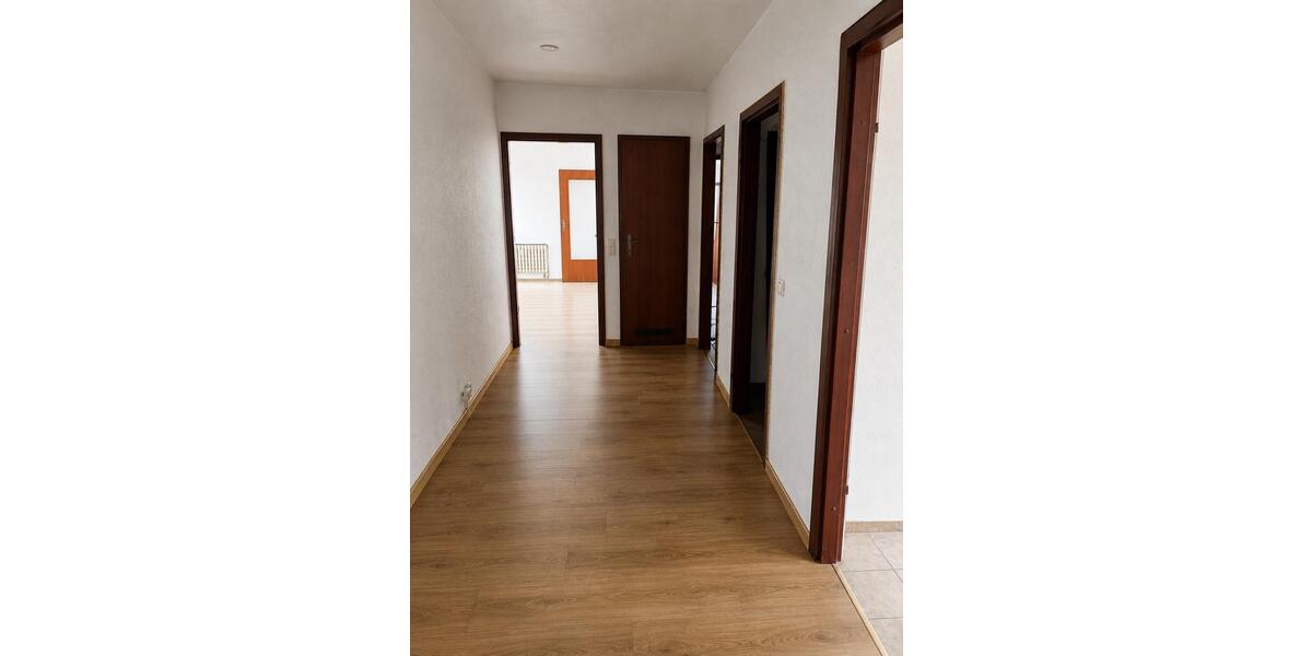 Etagenwohnung Odenthal - 3 Zimmer, 93 m&sup2;, 1.100&euro; | Angebot:26597845