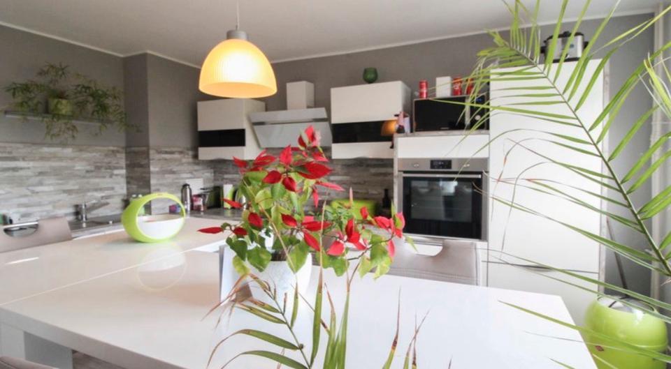 Haus im Haus - 4-Zimmer Maisonette-Wohnung mit EBK & Stellplatz 4 zimmer