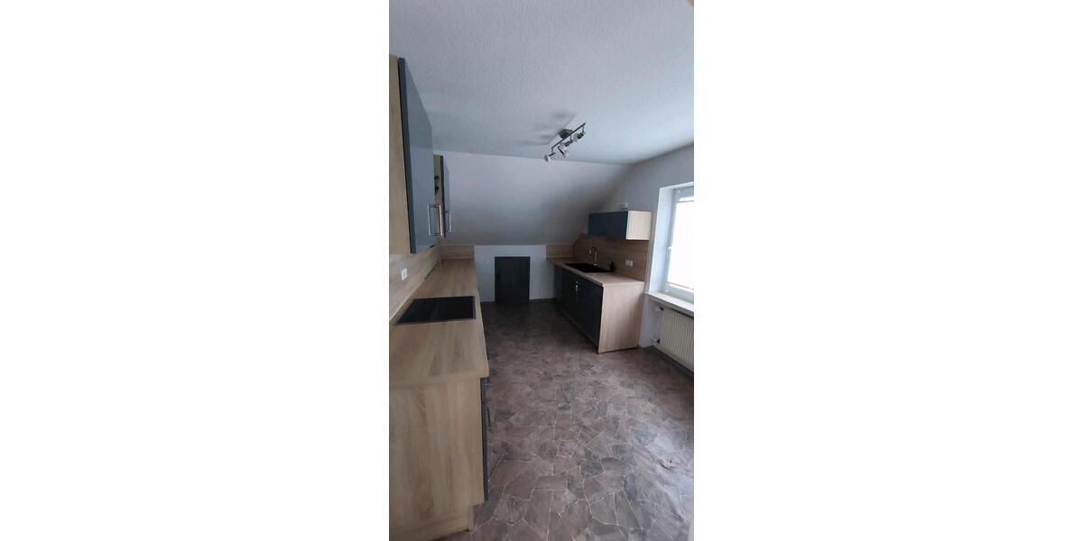 Dachgeschoßwohnung Burglauer - 3 Zimmer, 90 m&sup2;, 650&euro; | Angebot:26327217