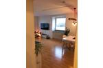 Helle 3-Zimmer-Wohnung mit Garten, großem Keller und Garage