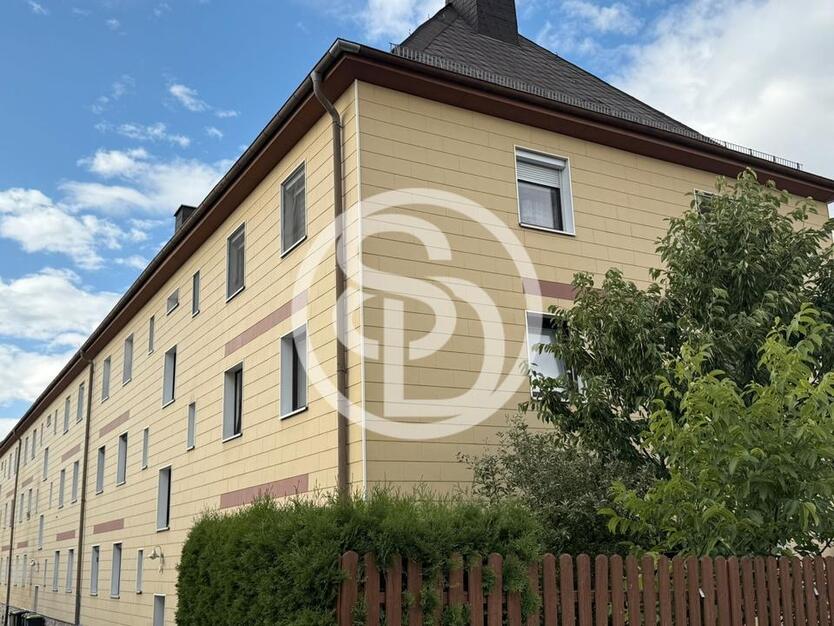 Frei ab 01.09.: Top-gepflegte 4-Zimmer-Wohnung in zentraler Lage (1. OG) - mit neuer Elektrik, EBK und PKW-Stellplatz - unweit Klinikum