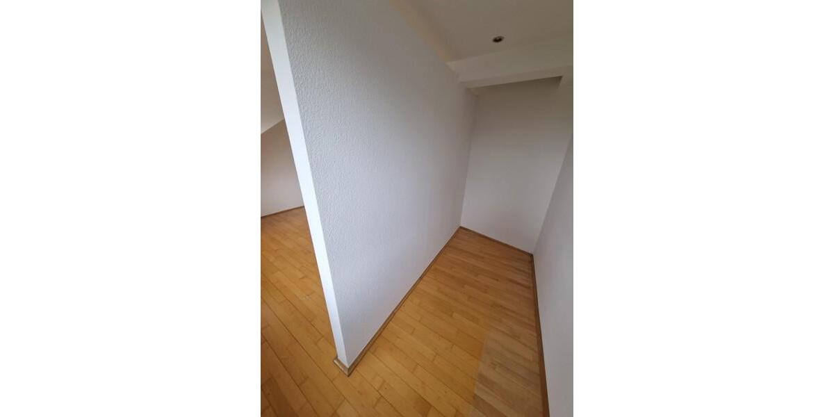 Dachgeschoßwohnung Ratingen - 2 Zimmer, 68 m&sup2;, 745&euro; | Angebot:24426939