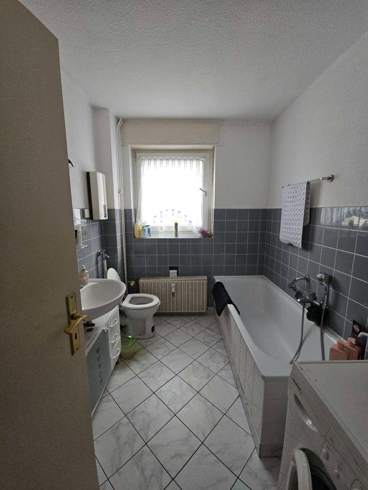 ### charmante 2 Zi. Wohnung mit Küche und Balkon ###