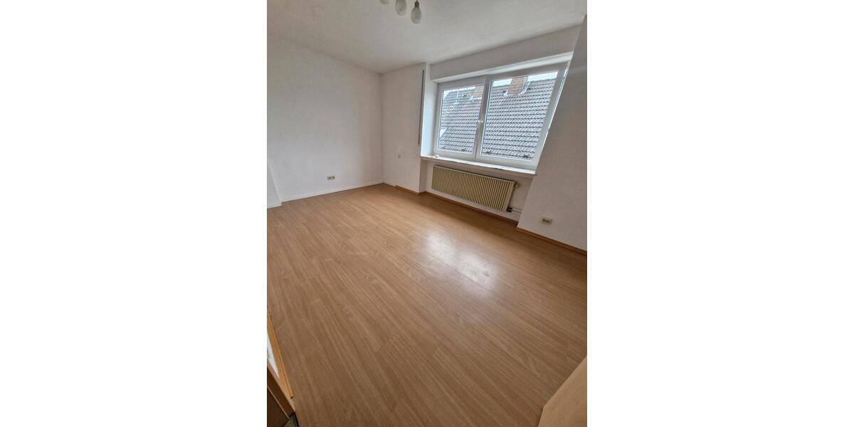 Reihenhaus Dudeldorf - 8 Zimmer, 200 m&sup2;, 1.400&euro; | Angebot:25824171