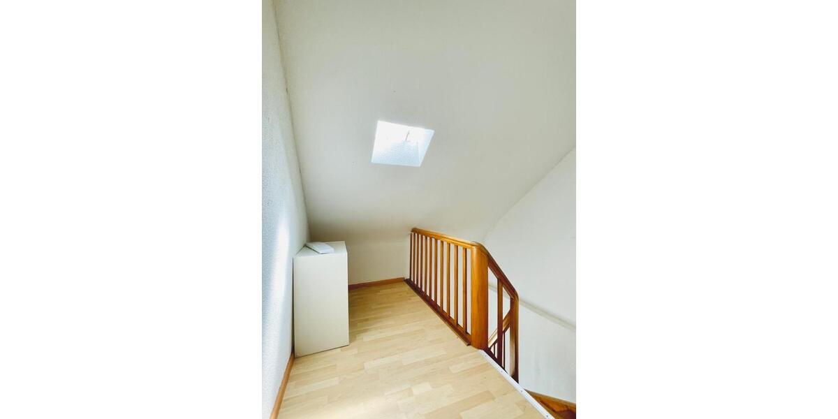 Dachgeschoßwohnung Weil am Rhein - 3 Zimmer, 70 m&sup2;, 1.100&euro; | Angebot:25405705