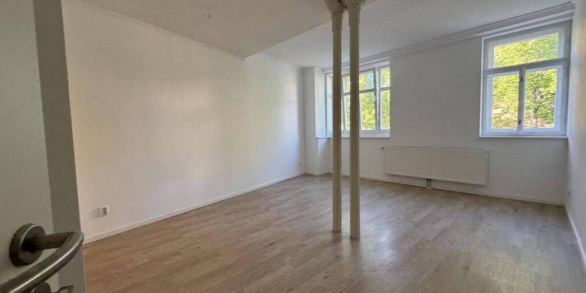 Etagenwohnung Apolda - 3 Zimmer, 100 m&sup2;, 880&euro; | Angebot:26815644