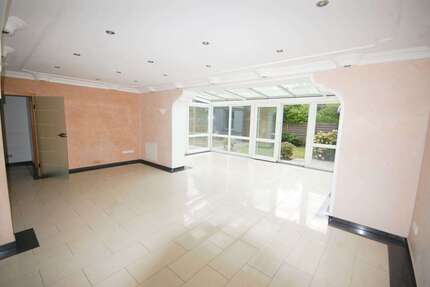 Haus Volkse Volkse - 6 Zimmer, 260 m&sup2;, 1.200&euro; | Angebot:26826487