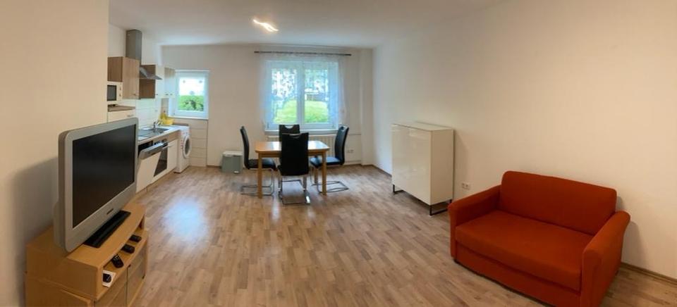 Erdgeschoßwohnung Hof Altstadt - 2.5 Zimmer, 64 m&sup2;, 510&euro; | Angebot:24572919