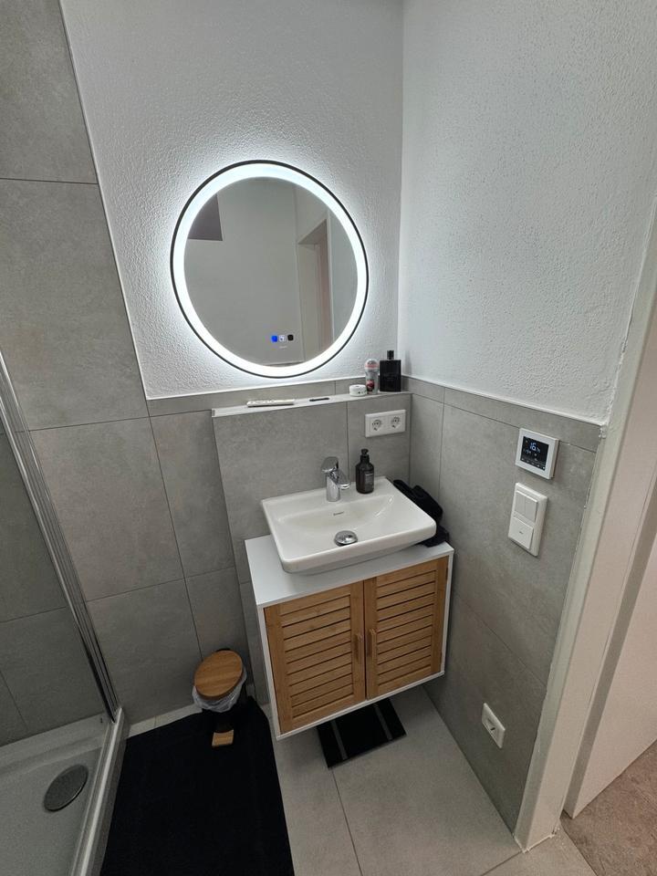 Luxuriöse Sanierte Mobilierte ca 40qm Wohnung 5 min bis Zentrum
