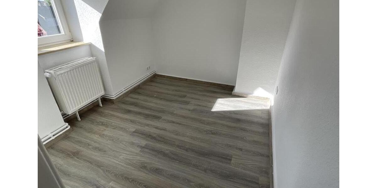 Dachgeschoßwohnung Wilhelmshaven - 3 Zimmer, 55 m&sup2;, 399&euro; | Angebot:26561455