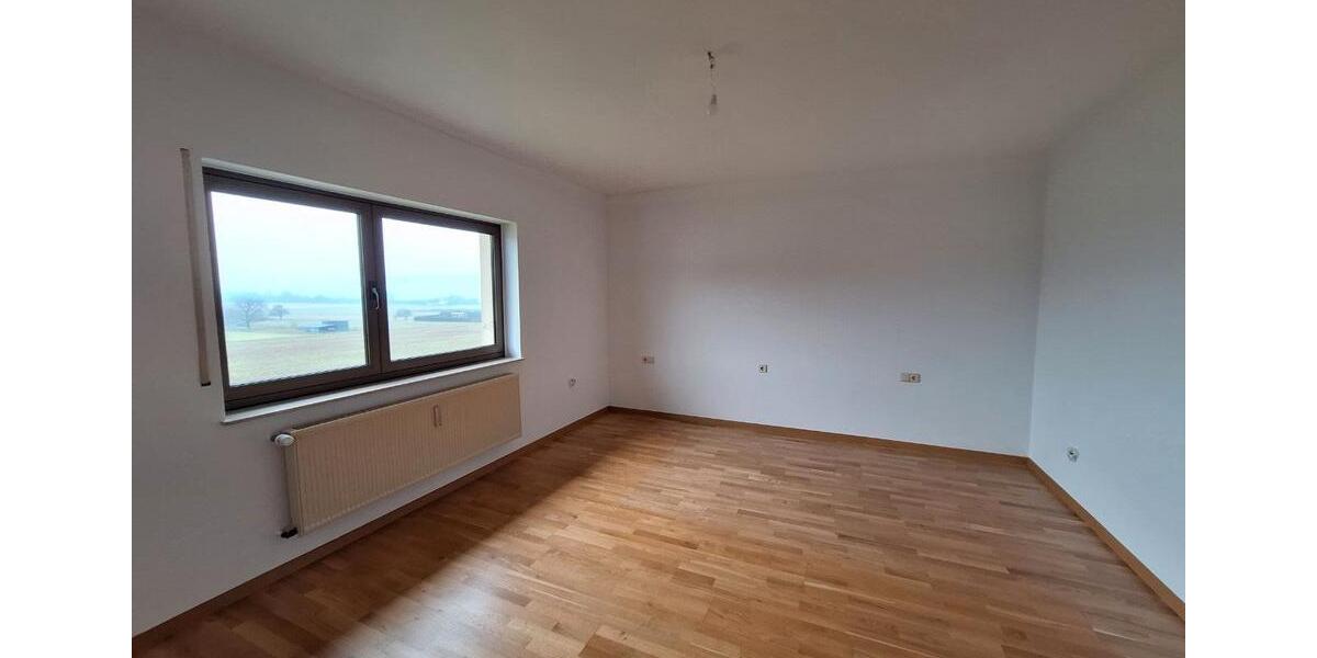 Etagenwohnung Solms - 3.5 Zimmer, 125 m&sup2;, 1.100&euro; | Angebot:26194633