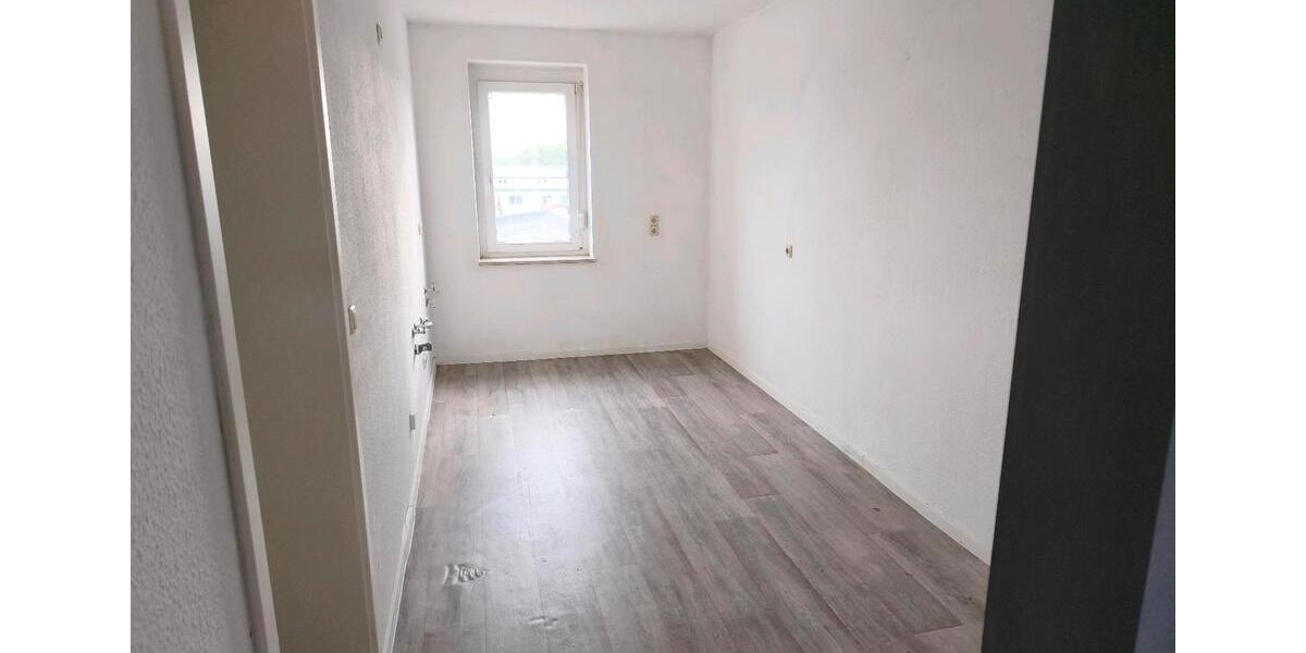Etagenwohnung Zörbig - 3 Zimmer, 65 m&sup2;, 450&euro; | Angebot:26669911