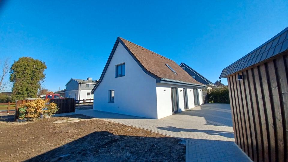 Einfamilienhaus Wesselburen - 4 Zimmer, 130 m&sup2;, 1.300&euro; | Angebot:26030818