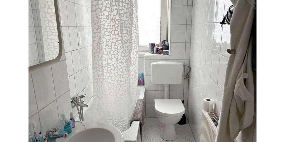 Etagenwohnung Bremerhaven Schiffdorferdamm - 3 Zimmer, 60 m&sup2;, 840&euro; | Angebot:26630217