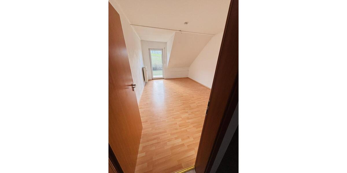 Etagenwohnung Lappersdorf - 3 Zimmer, 77 m&sup2;, 1.200&euro; | Angebot:26018207