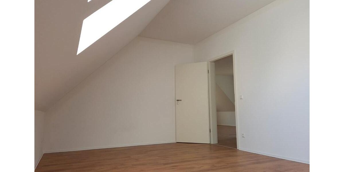 Dachgeschoßwohnung Malchow - 3 Zimmer, 116 m&sup2;, 950&euro; | Angebot:26598249