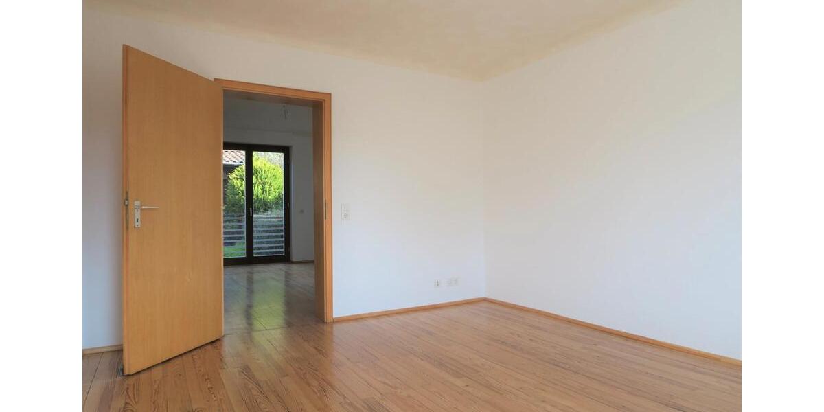 Erdgeschoßwohnung Schwalbach - 3 Zimmer, 113 m&sup2;, 850&euro; | Angebot:26270838