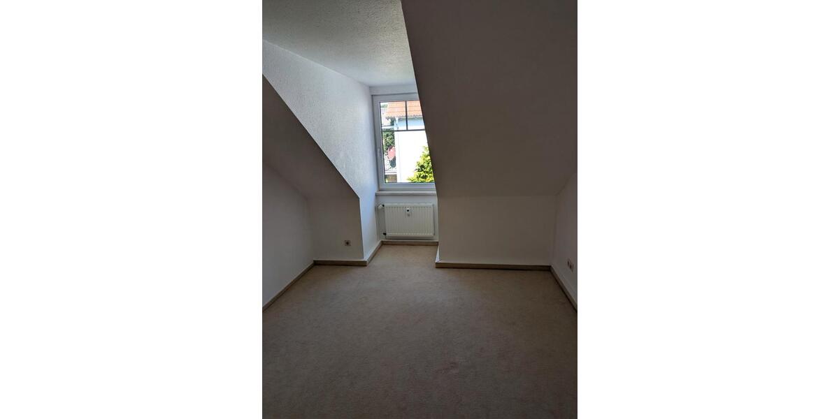 Dachgeschoßwohnung Hecklingen - 2 Zimmer, 53 m&sup2;, 265&euro; | Angebot:26587425