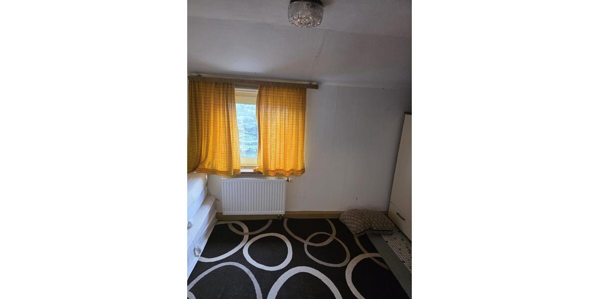 Einfamilienhaus Einbeck - 11 Zimmer, 253 m&sup2;, 1.200&euro; | Angebot:26500466