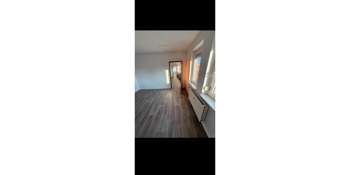 Etagenwohnung Oschatz - 4 Zimmer, 100 m&sup2;, 560&euro; | Angebot:25219440