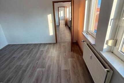 Wohnung Oschatz - 4 Zimmer, 100 m&sup2;, 560&euro; | Angebot:25219440