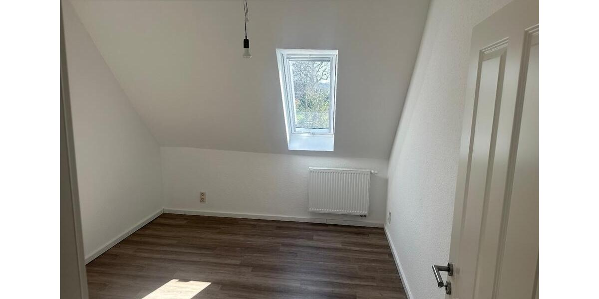 Dachgeschoßwohnung Löningen - 5 Zimmer, 150 m&sup2;, 1.150&euro; | Angebot:26050347