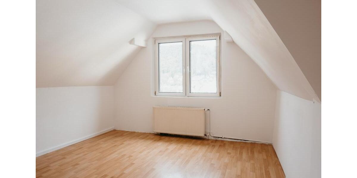 Etagenwohnung Werdohl - 4 Zimmer, 97 m&sup2;, 695&euro; | Angebot:26101645