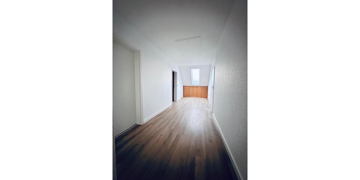 Dachgeschoßwohnung Attendorn - 2 Zimmer, 93 m&sup2;, 700&euro; | Angebot:25514531