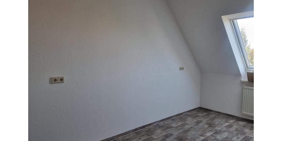 Dachgeschoßwohnung Halberstadt - 2 Zimmer, 55 m&sup2;, 300&euro; | Angebot:23768307