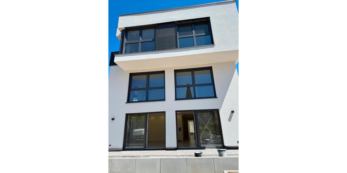 Erdgeschoßwohnung Waldkirch - 3 Zimmer, 110 m&sup2;, 2.600&euro; | Angebot:26699176
