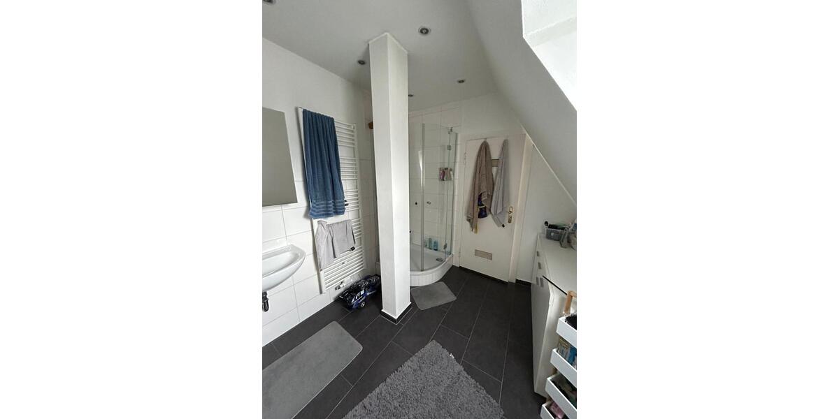 Dachgeschoßwohnung Arnsberg - 3 Zimmer, 80 m&sup2;, 600&euro; | Angebot:26635309