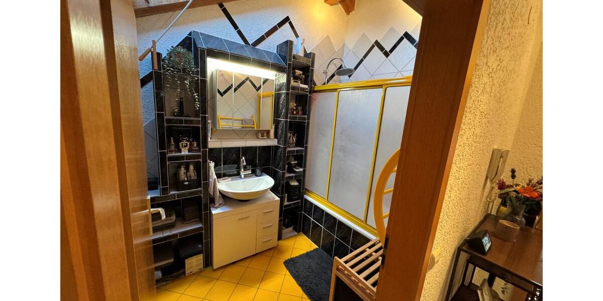 Dachgeschoßwohnung Lörrach - 2 Zimmer, 70 m&sup2;, 970&euro; | Angebot:26030741