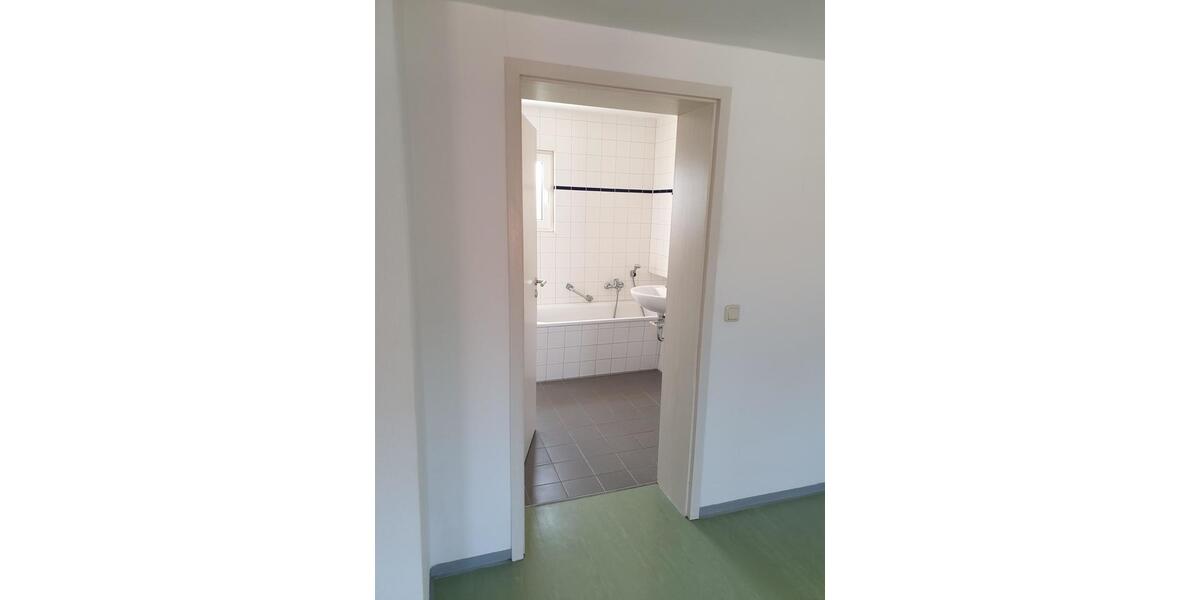 Etagenwohnung Meerane - 1 Zimmer, 37 m&sup2;, 230&euro; | Angebot:24416207